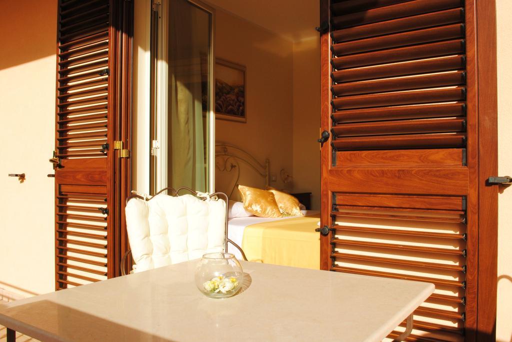 B&B Mareagrò Santa Teresa Di Riva Cameră foto