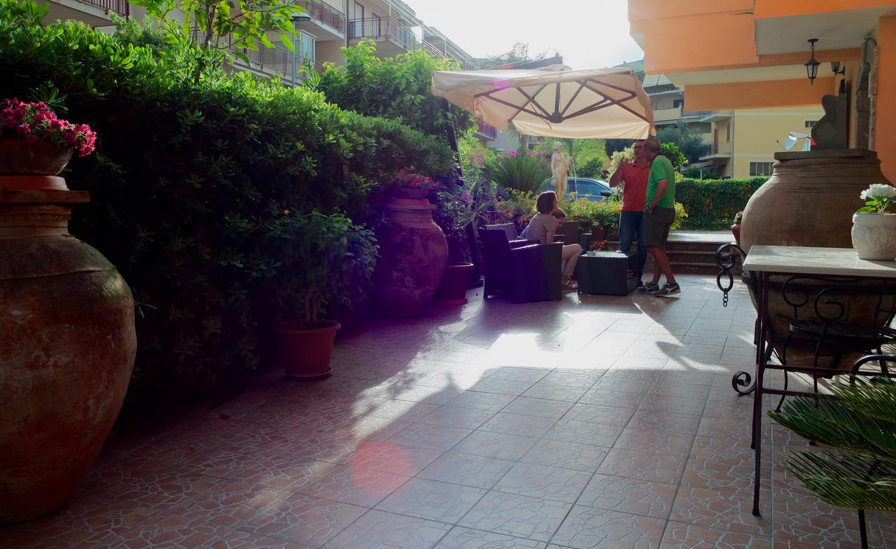 B&B Mareagrò Santa Teresa Di Riva Exterior foto